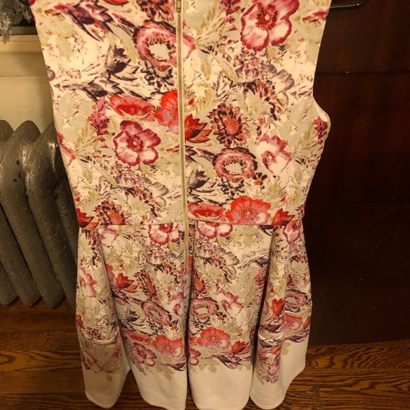 Just Taylor Women's Floral-Print Fit & Flare Dress with Pockets - Picture 3 of 6